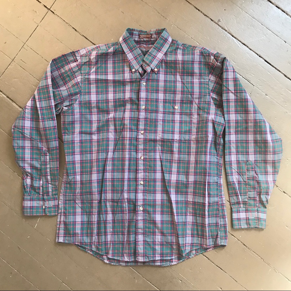Vintage men’s plaids button down shirt poly blend